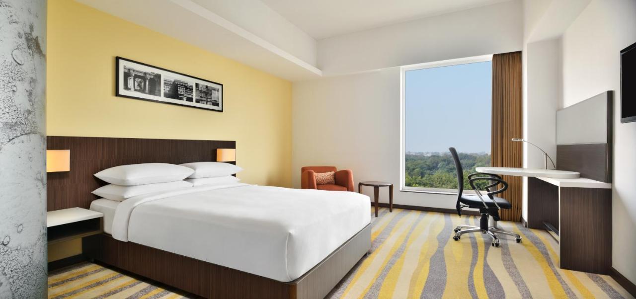 Fairfield By Marriott Ahmedabad Hotel Екстериор снимка